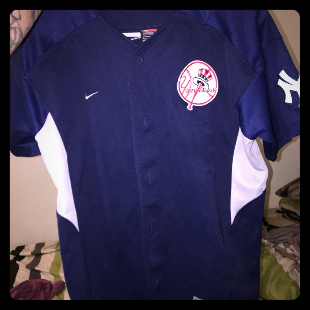 Youth Large/Women’s Small-Med Yankees Jeter Jersey